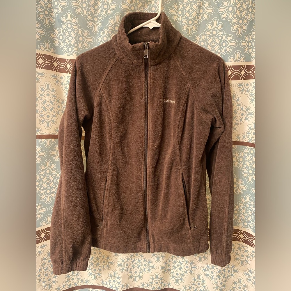 Woman’s Columbia zip up fleece jacket